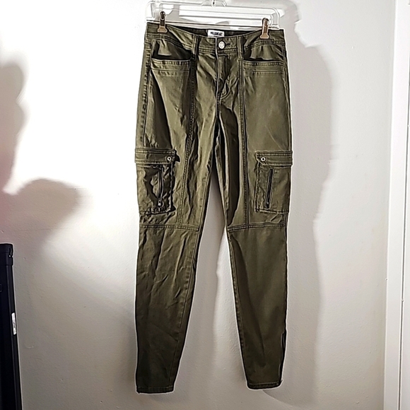 William Rast women's cargo type pants. Olive green. Size 29. - Picture 1 of 9